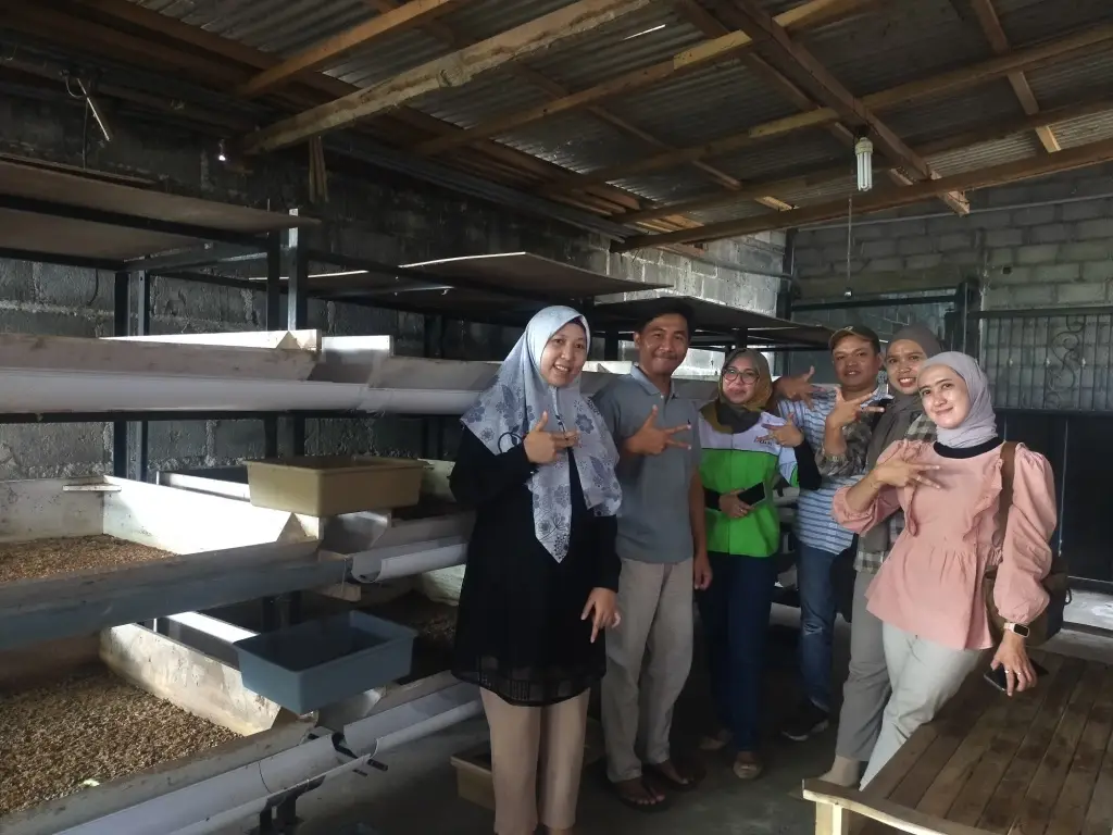 kalbe_nutrition_blittar_enseval_visit_farm_teramaggo